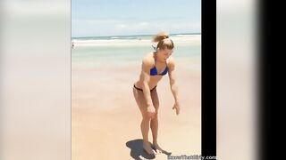 Somersaults on the beach - Fit Girls