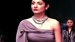 Anushka Sharma At Stardust Awards 2012