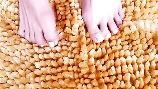Foot Fetish: Loving my luscious fresh rug ????