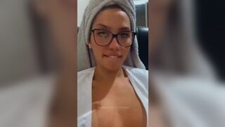 I just got out of the shower, I'm still all wet. Come dry me, baby? - Amateur Home Blowjobs