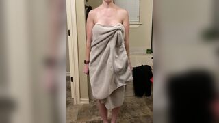 I need more practice at these towel drops - Amateur Milfs
