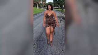 Mature lady on charge - Big Booty Women