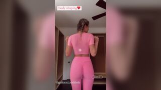 Booty jiggle - Alissa Violet