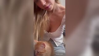 With the kitty - Alexis Ren