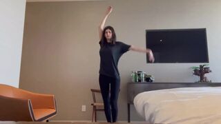 Dancing Queen - Alexandra Daddario