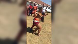 Ingoma dance. - Real African Curves