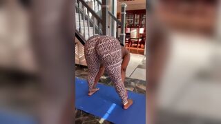 Yoga - Real African Curves