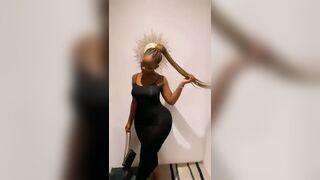 Lofty. - Real African Curves