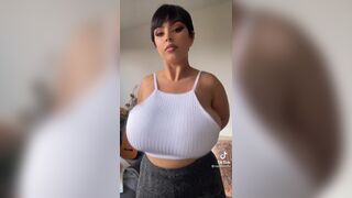 Bouncing Goddess - Big Breasts