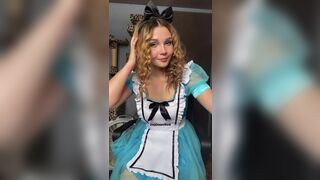 alice shows her wonderland - Born in the 2000s