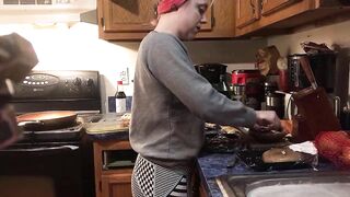 Freeuse: Pumping MY WIFE During the time that SHE MAKES DINNER