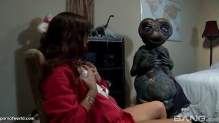 Videos Parodies: E.T. Learns How To Masturbate