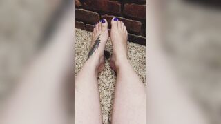 Foot Fetish: I love showing off my feet! ??