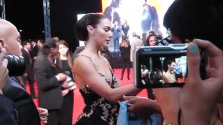 Gal Gadot signing autographs - Graceful Celebrities