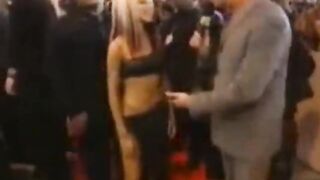 christina Aguilera - 2000 MTV VMA Red Carpet Interview