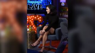 Graceful Celebrities: Vanessa Hudgens Sexy Legs