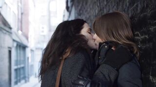 Gals Giving a kiss: Rachel Weisz and Rachel McAdams *Color boosted lengthy version*