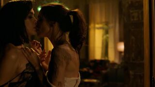 Gals Giving a kiss: Mishel Prada and Maria-Elena Laas - Vida S01E04 'Movie scene 4' *Condensed kissy version*