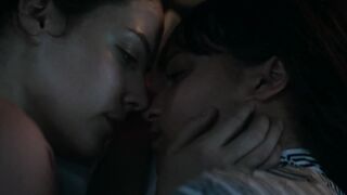 Alicia Vikander & Riley Keough - Girls Kissing