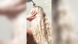 Mathilde Henderson having a shower - Girls Showering