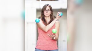 Gals with Glasses: Juggling
