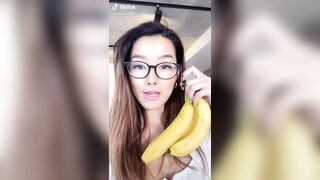 Bananas - Girls with Glasses