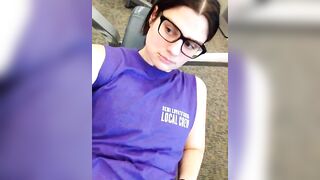 Gals with Glasses: Receive a sneaky peak of this four eye's vagina at the gym