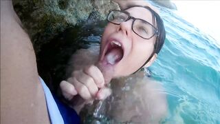 Gone Wild Couples: Oral sex On The Beach In The Water