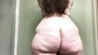 Gone Wild Curvy: A little butt shake for you :)