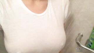 Gone Wild from GB/UK: Come have a shower with me. What would we receive up to? Movie of me playing with with the shower head on my profile xx
